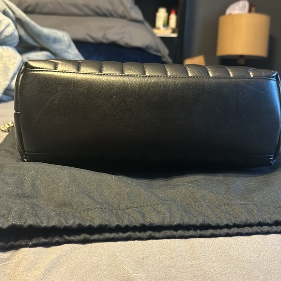 LOULOU MEDIUM IN QUILTED LEATHER    DIMENSIONS: 13.7 X 9 X 5.3 INCHES - Picture 6 of 6